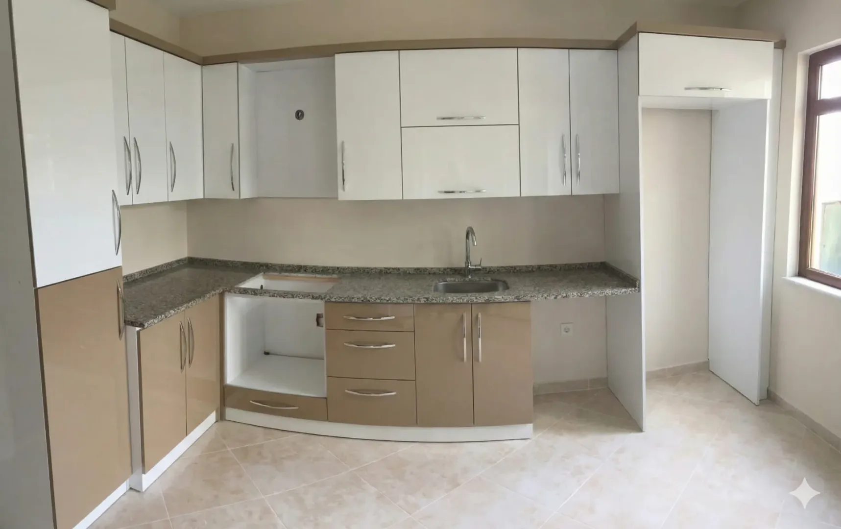 Beyaz & Latte Modern High Gloss Mutfak - High Gloss kapak example